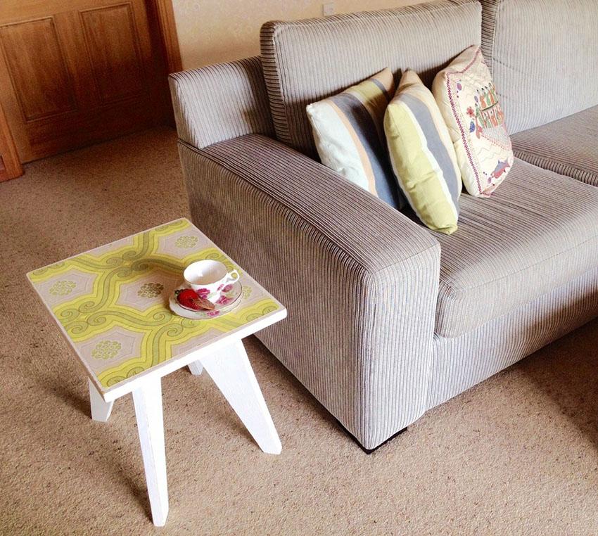 decoupage en madera mesa sofa