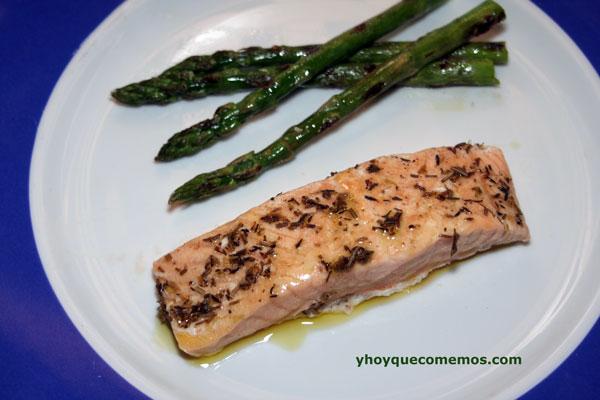salmón-al-vapor-con-hierbas-aromáticas-1