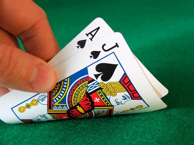 cartas del juego de casino y habilidad black jack