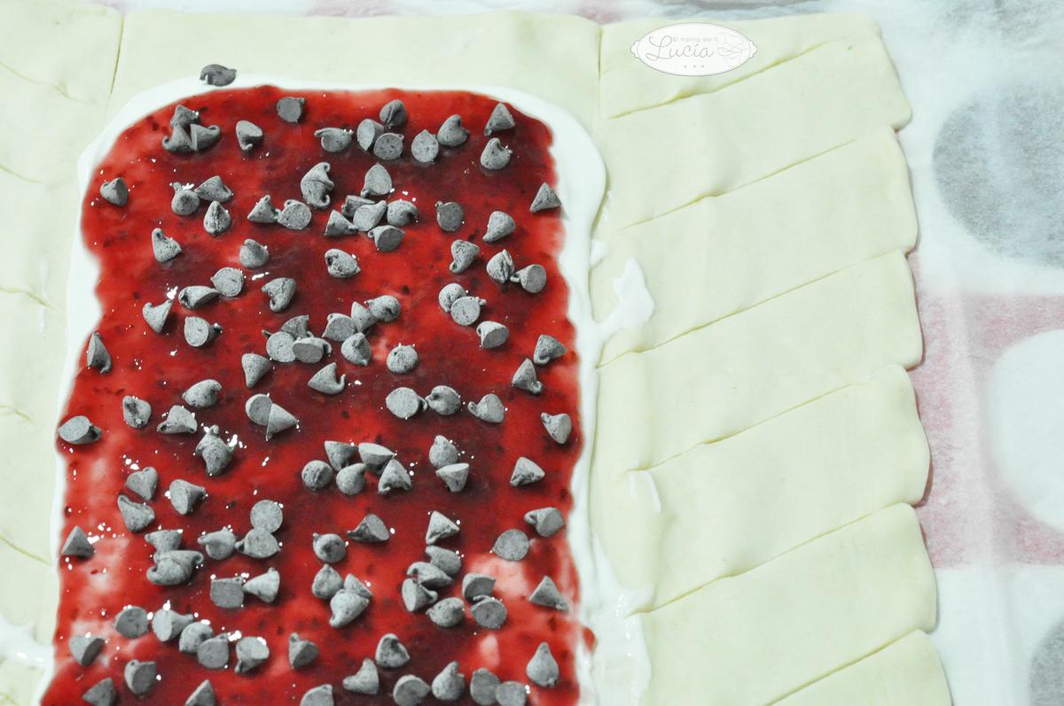 cortamos en diagonal el hojaldre