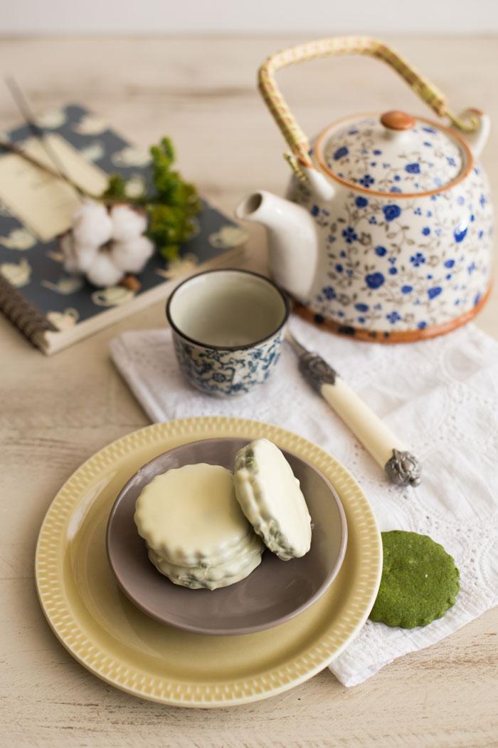 Sablés de té matcha y chocolate blanco