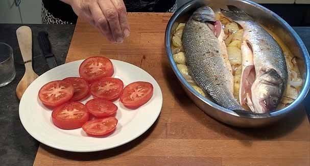 Añadimos el tomate crudo