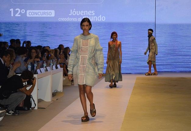 Vania Tafur I_PERUMODA 2016_Concurso Jóvenes Creadores al Mundo_blog Fashion Everywhere por Ana López_www.fashioneverywhere (2)