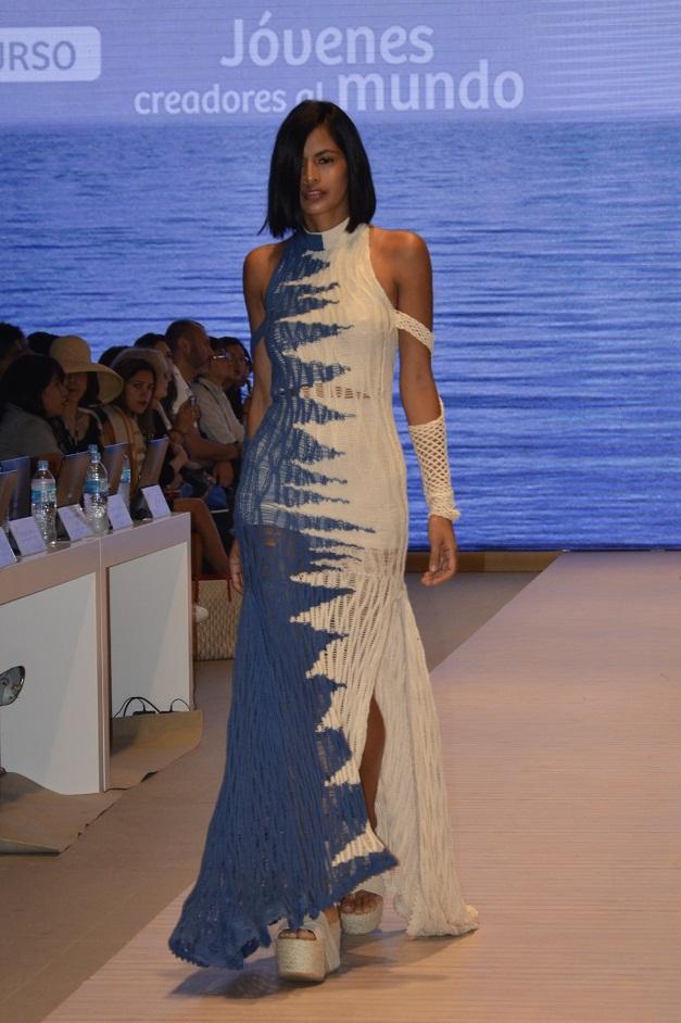 Carmen Perea III_PERUMODA 2016_Concurso Jóvenes Creadores al Mundo_blog Fashion Everywhere por Ana López_www.fashioneverywhere (3)