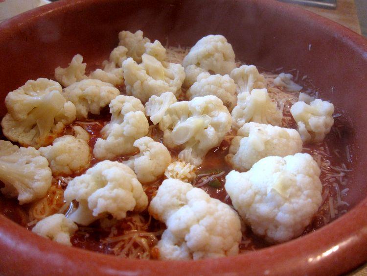 coliflor-gratinada-con-salsa-de-tomate-07