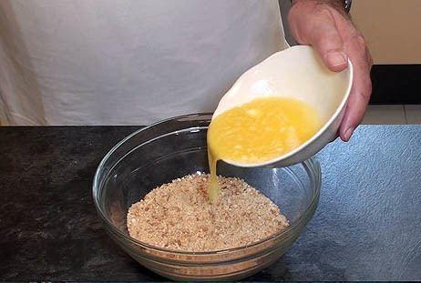 Añadimos mantequilla derretida