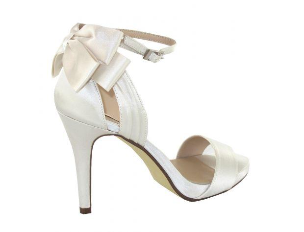 anamaria-blanco-069680404hd-568327d7994c06-57138875_fill_620_474