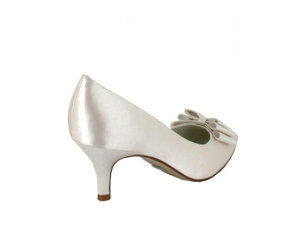 zoe-blanco-050710404hd-54d21aaed62090-81150637_fill_620_474