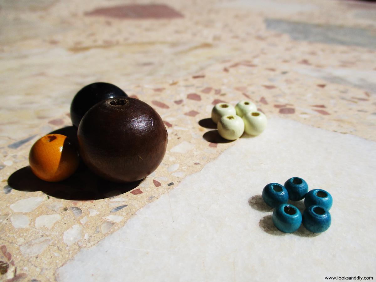 1 DIY collar con bolas de madera-min