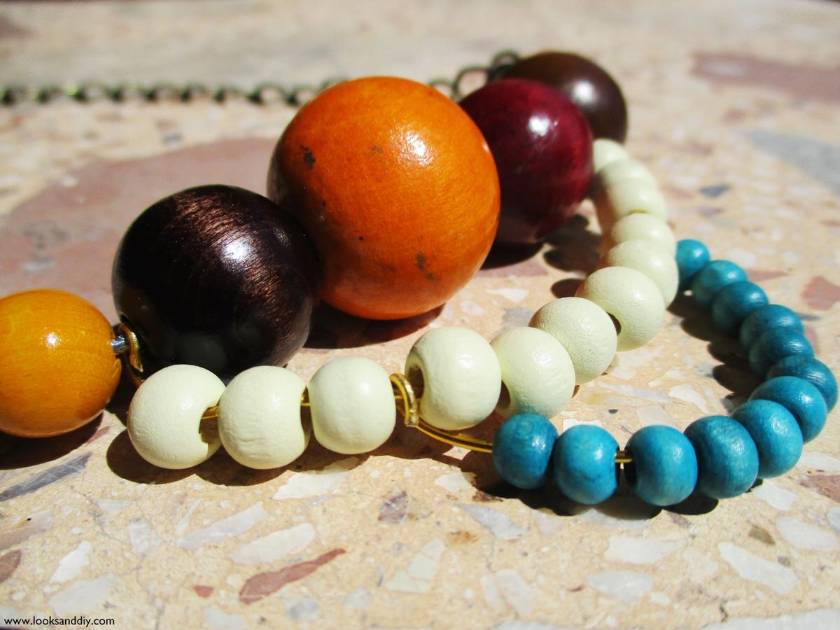 6 collar con bolas de madera-min