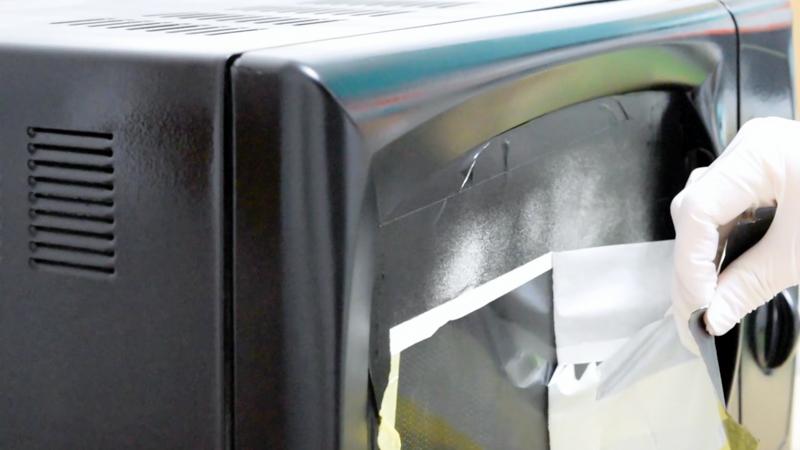 Cómo pintar un microondas negro mate 13