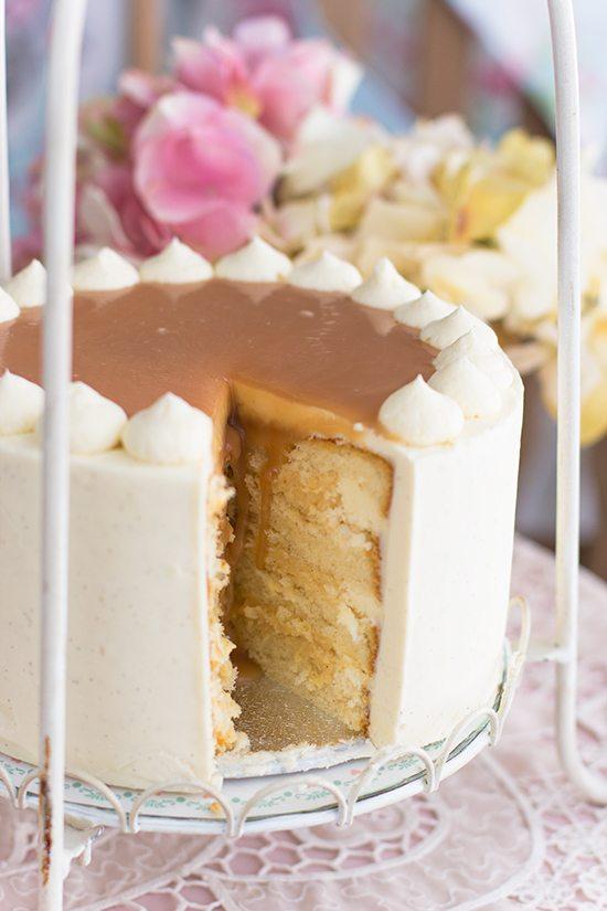 Pastel de caramelo y crema