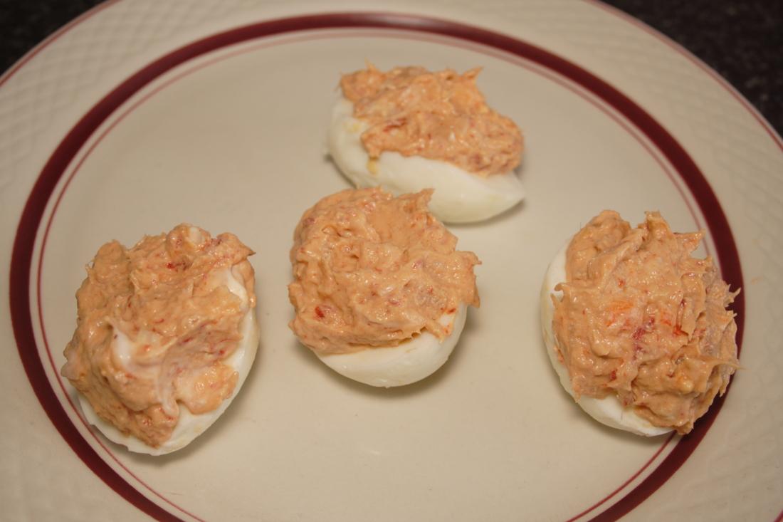 HUEVOS RELLENOS DE ATÚN 5