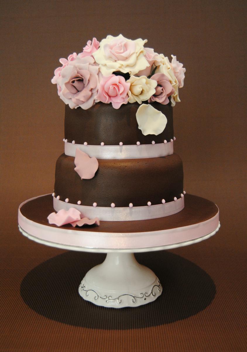 tarta-boda-wedding-cake-mericakes-barcelona-novios-fondant-rosas-chocolate-red-velvet-bouquet-.