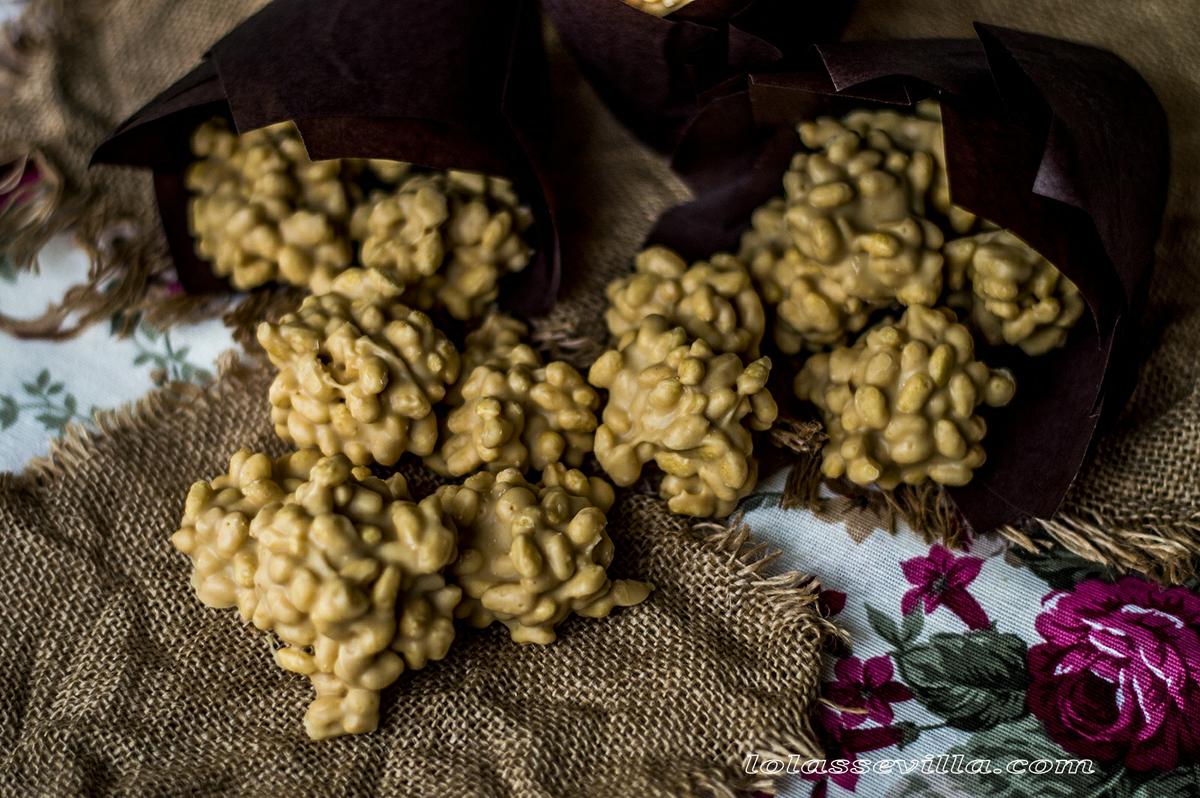 rocas de choco blanco y cacahuete