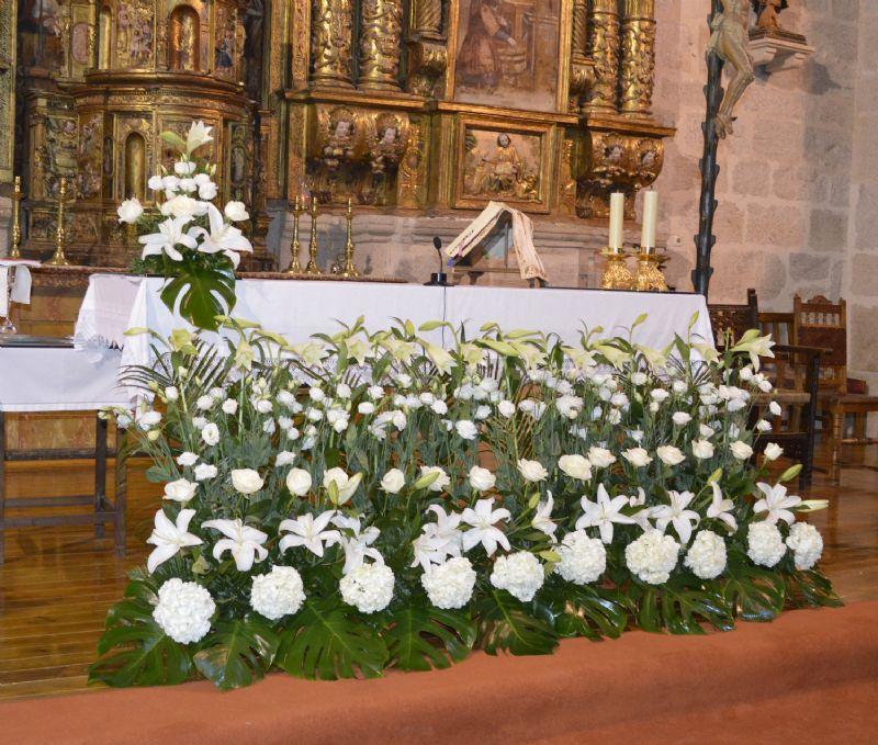 Decoración floral en la iglesia | Bodas