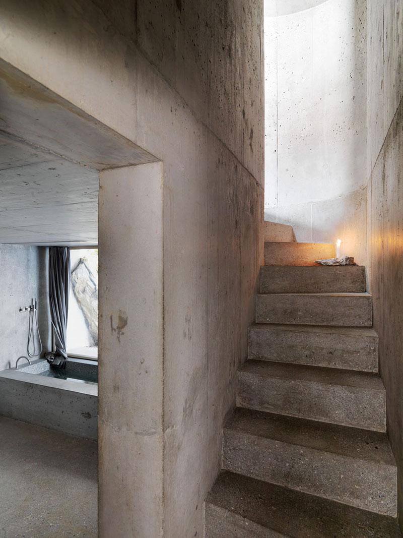 Homelifestyle-Magazine-Refugio-Stairs