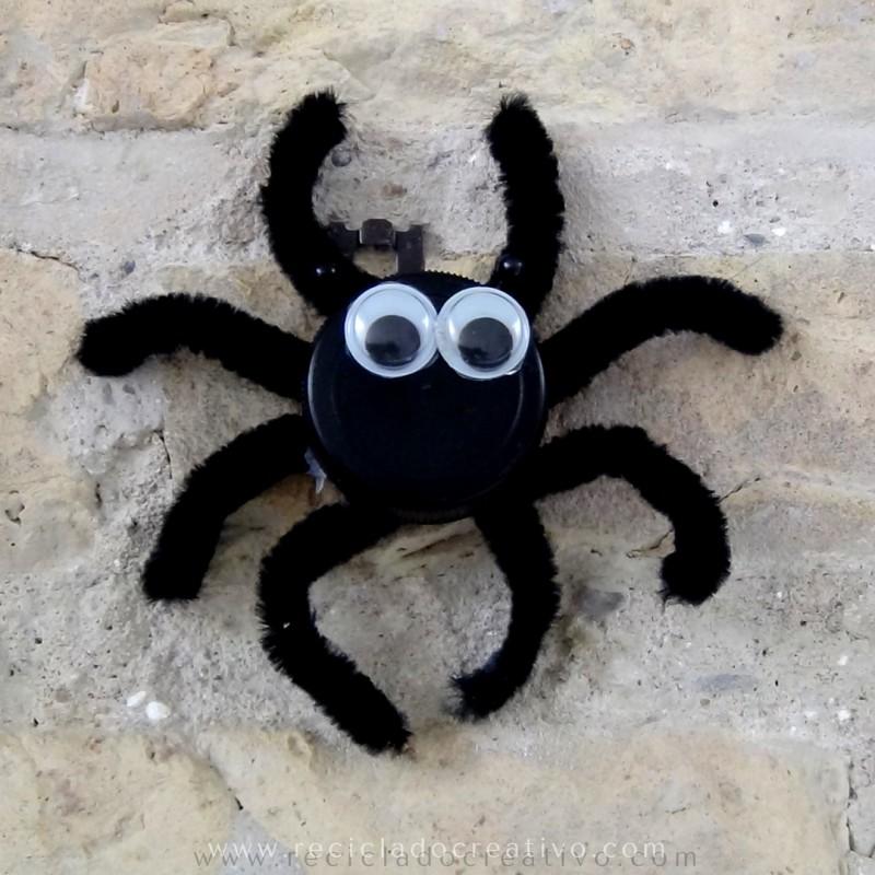 Manualidades con niños - Tapones reciclados - diy Araña
