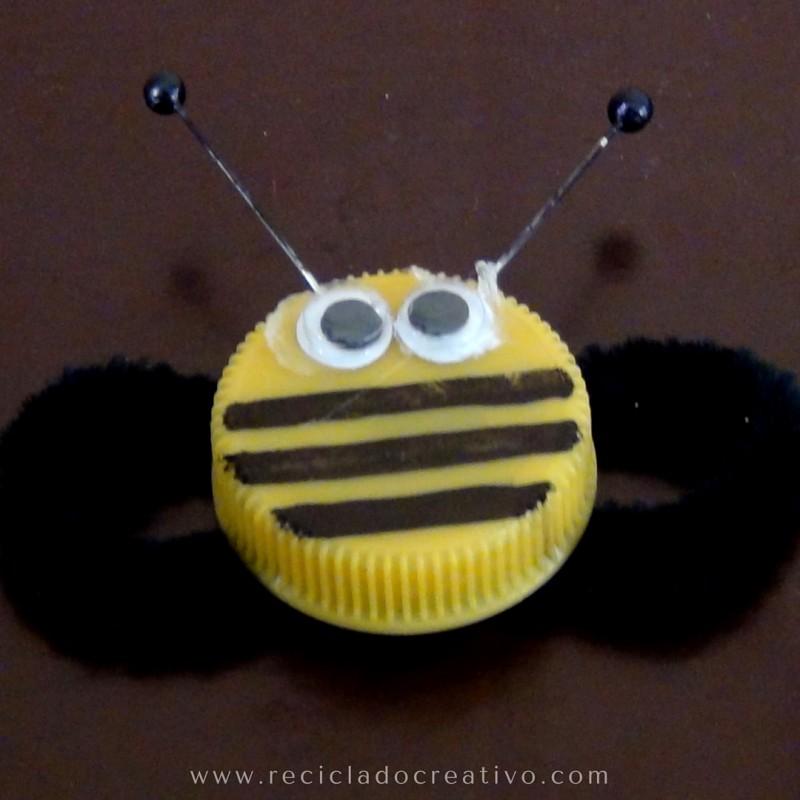 Manualidades con niños - Tapones reciclados - diy abeja