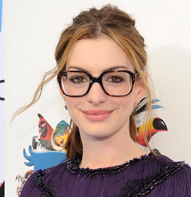 como maquillarse llevando gafas