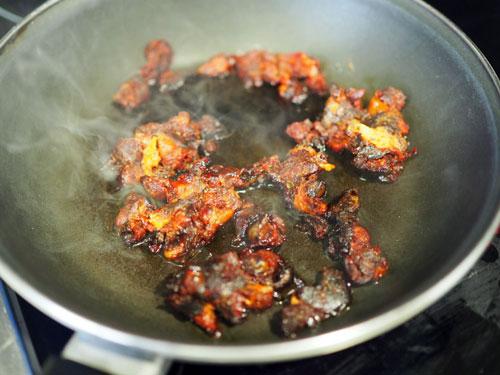 hacer-la-morcilla-en-una-sarten