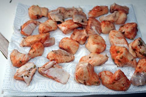 quitar-exceso-de-agua-del-Cazón-en-Adobo