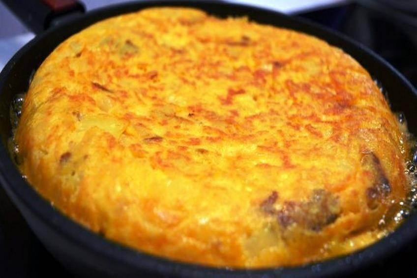 Tortilla-de-patata-y-setas-picantonas