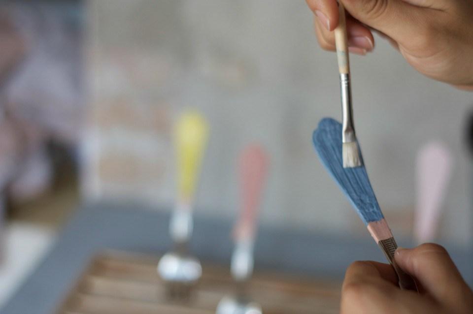 Personaliza tus cubiertos con Chalk paint