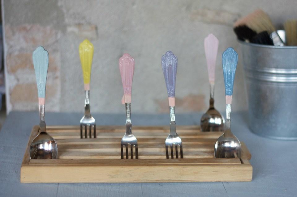 Personaliza tus cubiertos con Chalk paint