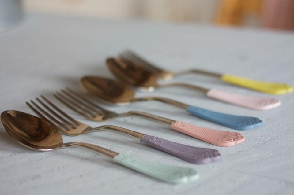 Personaliza tus cubiertos con Chalk paint