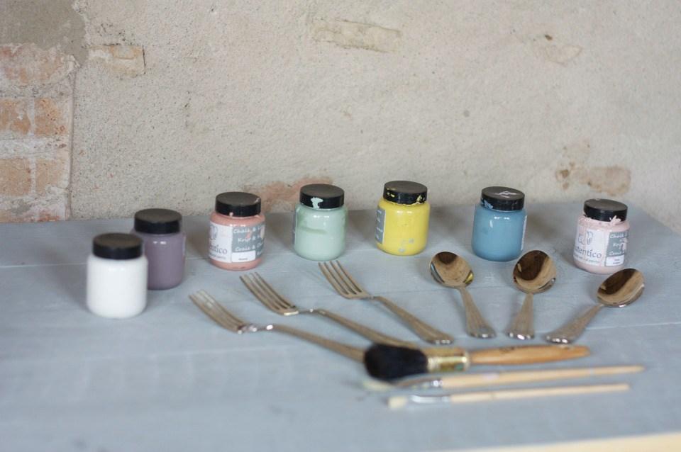 Personaliza tus cubiertos con Chalk paint