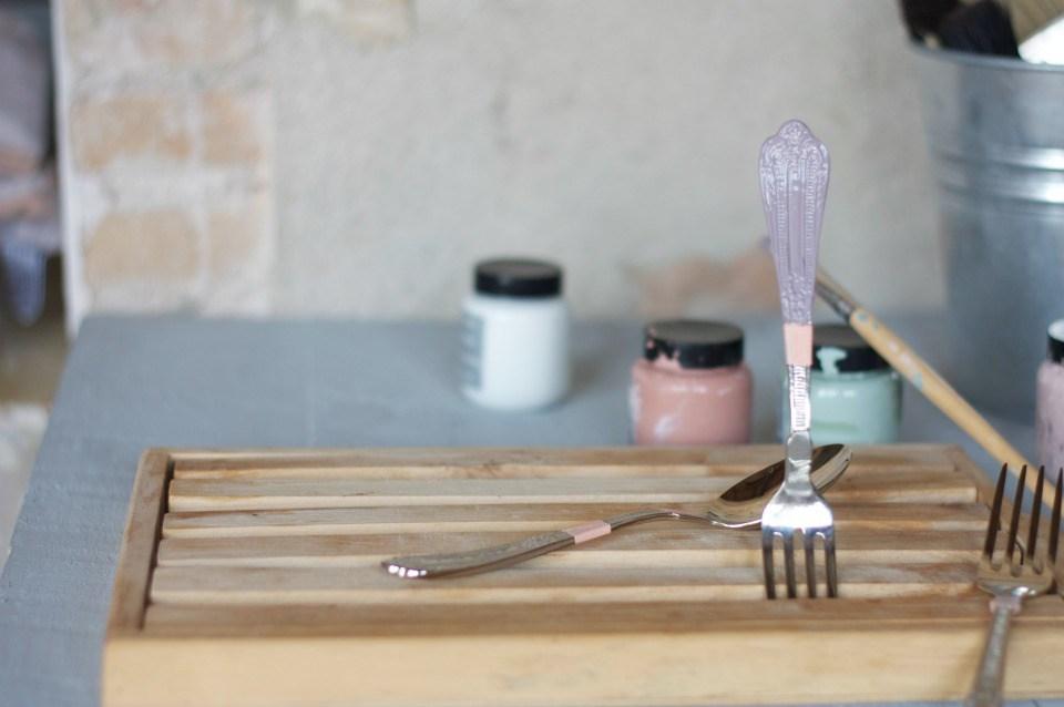 Personaliza tus cubiertos con Chalk paint