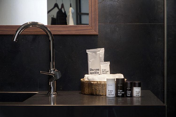 HomeLifeStyle-Magazine-Dear-Hotel-lavabo