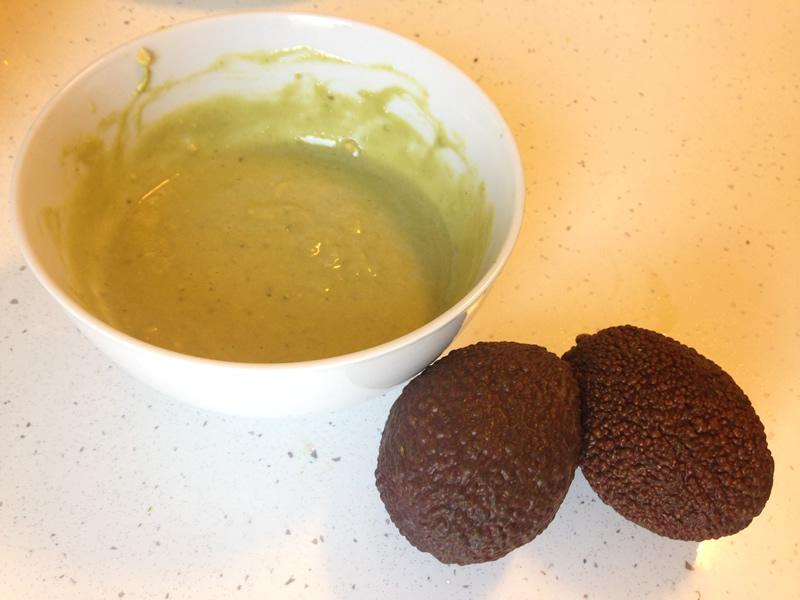 mascarilla capilar de aguacate para cabellos secos