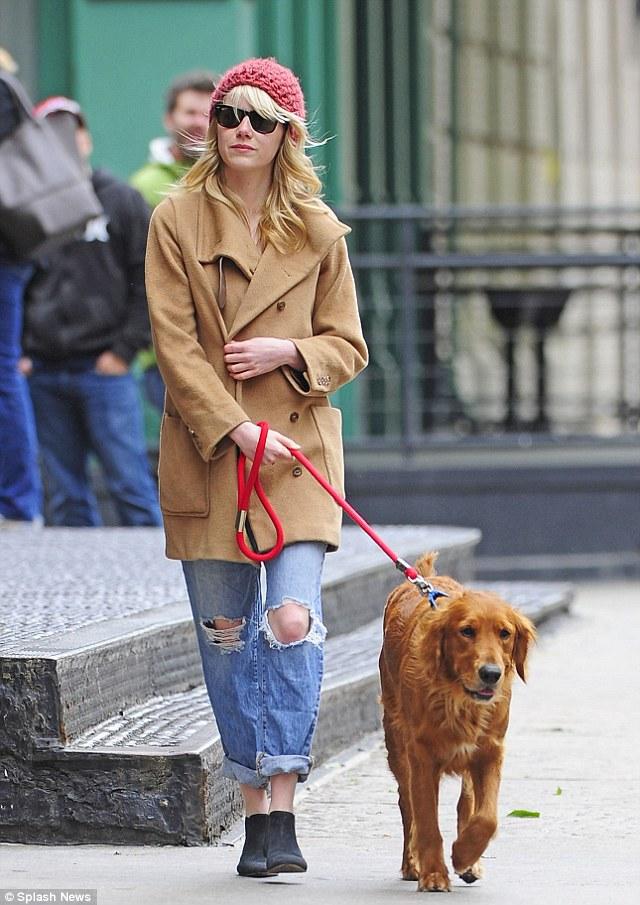 Emma Stone y su perro