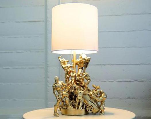 Hartita estabas de poner sus geyperman y soldaditos en cajas