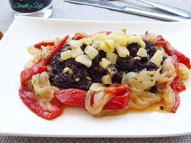 Morcilla-con-manzana-y-piñones