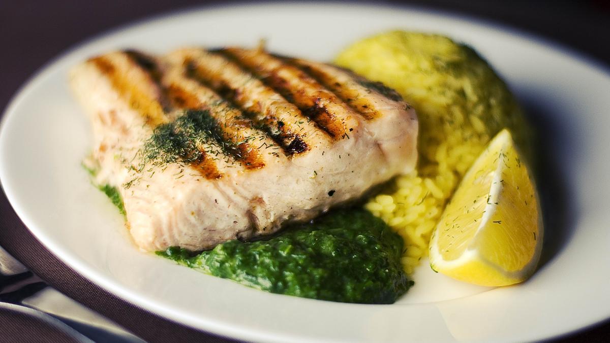 plato de salmon - alimentos sanos - deitas para adelgazar