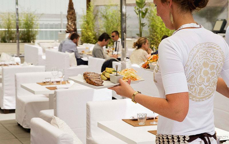 Purobeach-Barcelona-Hilton-Diagonal-Mar-BCN-HomeLifeStyle-Magazine-Camarera-Service