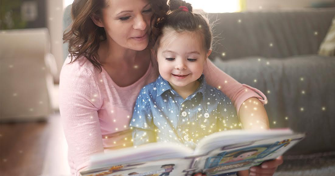 Leer cuentos infantiles en voz alta desarrolla las habilidades sociales y comunicativas de los bebés