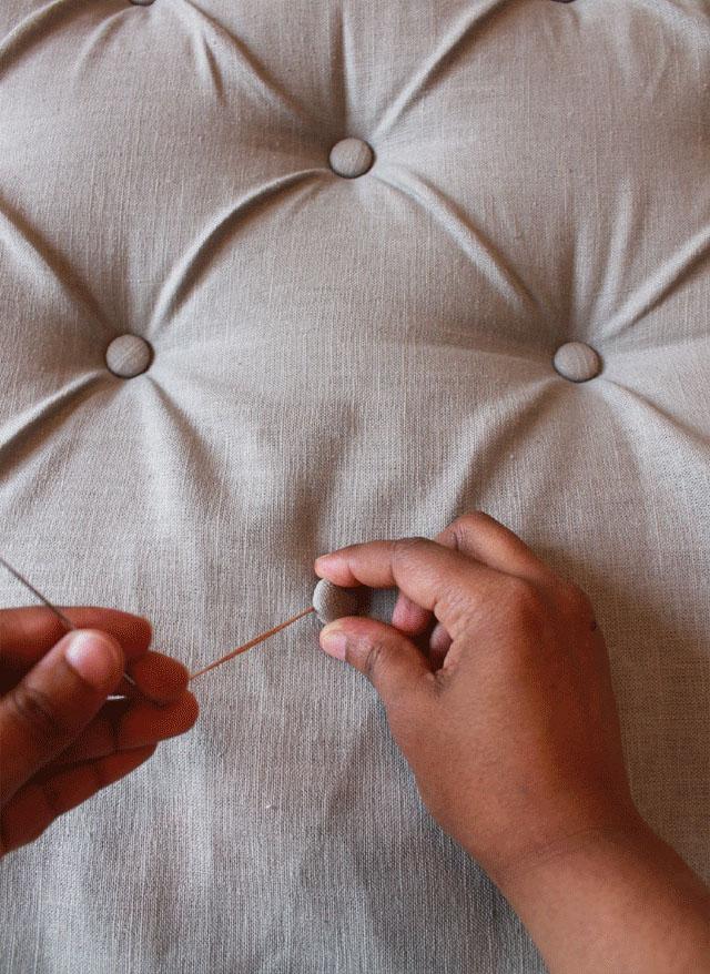 como hacer cabeceros de cama poner boton forrado