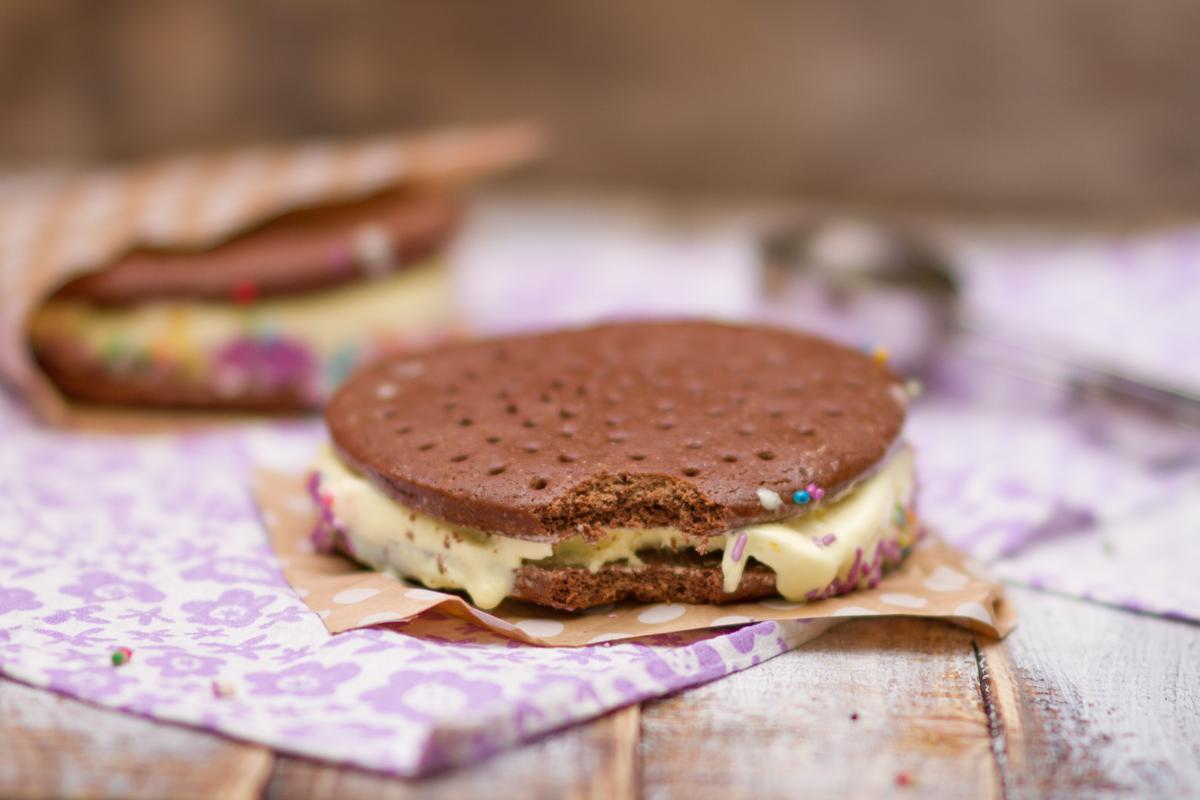Sandwiches de Helado Chispeantes | Cocina, image size:1200x800