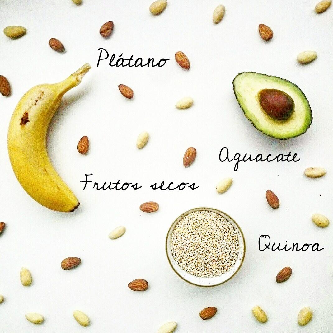 Dos saben mejor que una. Ingredientes de los bocaditos de quinoa y plátano.
