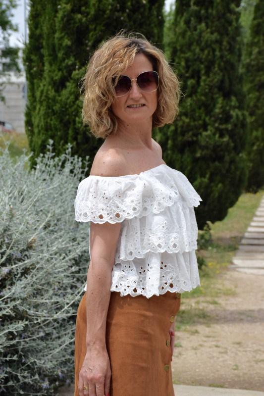 Off-shoulders-suede-lace-up-heels-crop-top