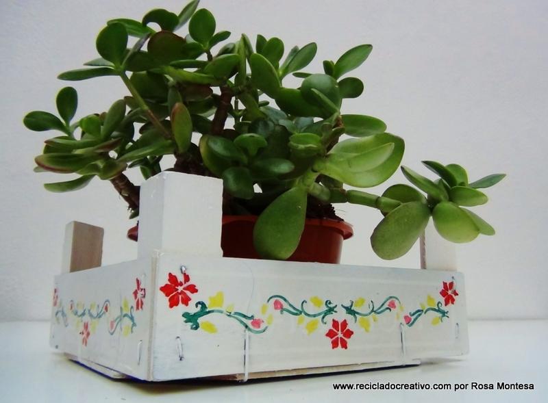 Reciclaje. Cajas de fresas para decoración