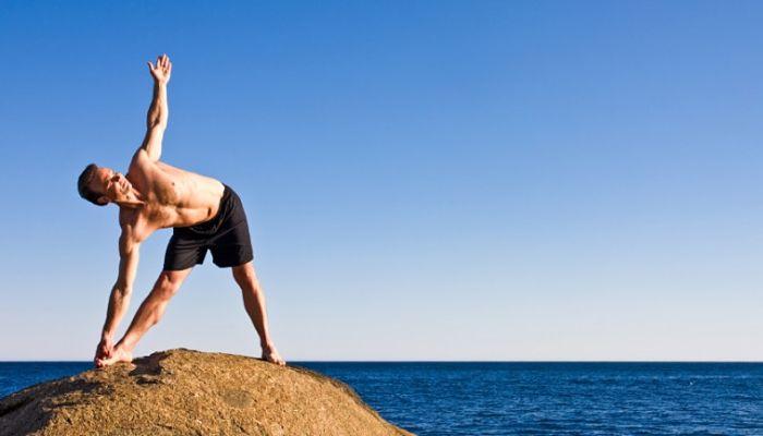 6 Razones por las cuales los hombres deberían hacer yoga