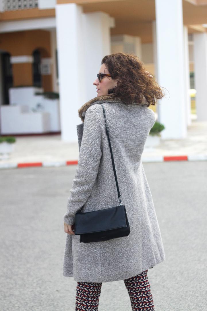wool-coat-print-pants-paillettes-scarf-geox-bag-mocasins-shoes-Outfit-Street_Style-1
