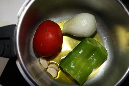 agregar-las-verduras-en-la-olla-rapida