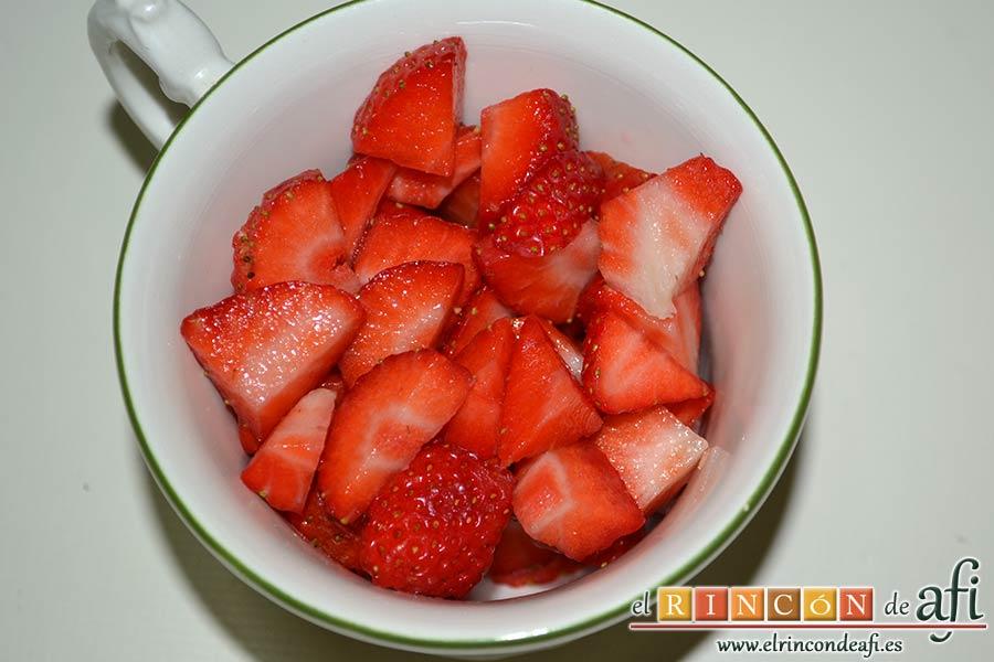 Eton mess, fresas reservadas para decorar