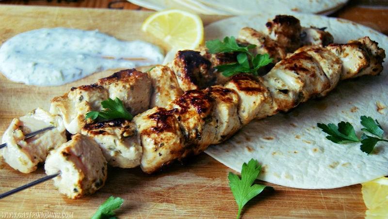 Souvlaki de pollo